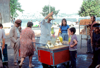 marchand ambulant de jus d'orange